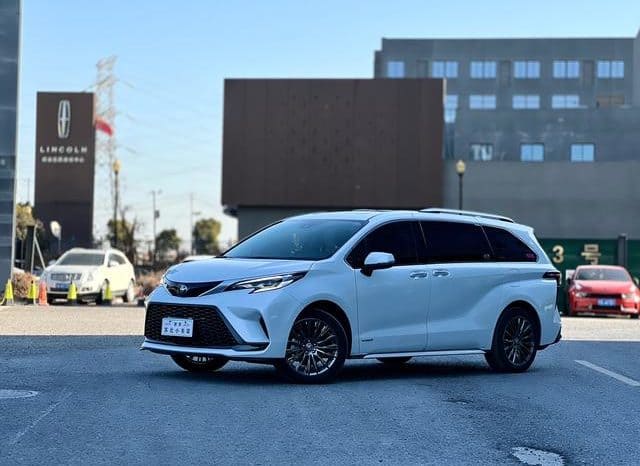 67ab936a94ffc Toyota Granvia, 2024