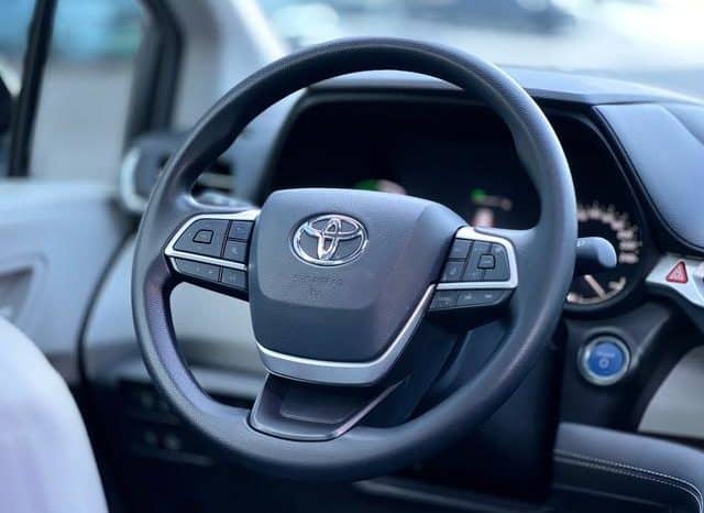 
								Toyota Granvia, 2024 full									