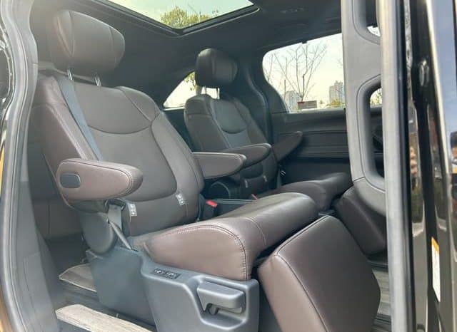 
								Toyota Sienna, 2022 full									