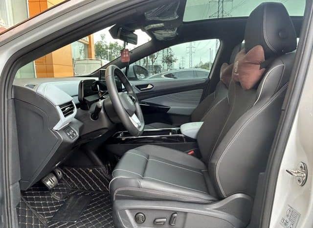 
								Volkswagen ID.4 X, 2024 full									