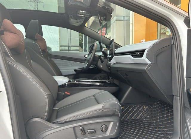 
								Volkswagen ID.4 X, 2024 full									