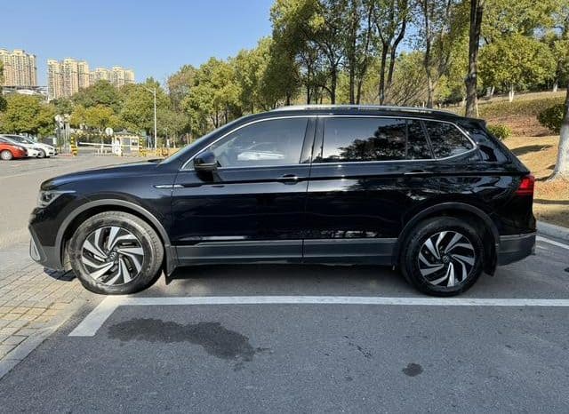 
								Volkswagen Tiguan L, 2022 full									
