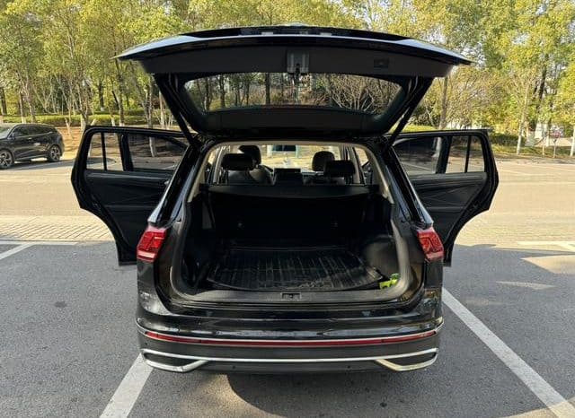 
								Volkswagen Tiguan L, 2022 full									