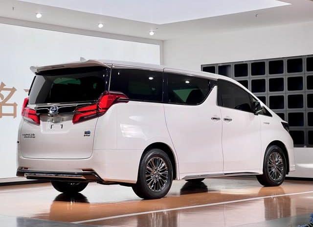 
								Toyota Vellfire (II), 2023 full									