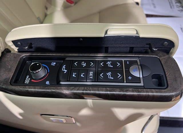 
								Toyota Vellfire (II), 2023 full									