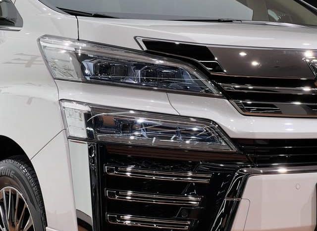 
								Toyota Vellfire, 2021 full									