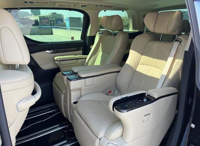 
								Toyota Vellfire (II), 2023 full									