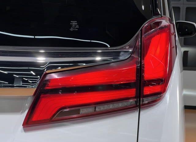 
								Toyota Vellfire (II), 2022 full									
