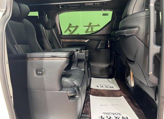 
								Toyota Vellfire (II), 2022 full									