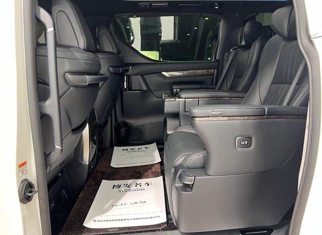 
								Toyota Vellfire (II), 2022 full									