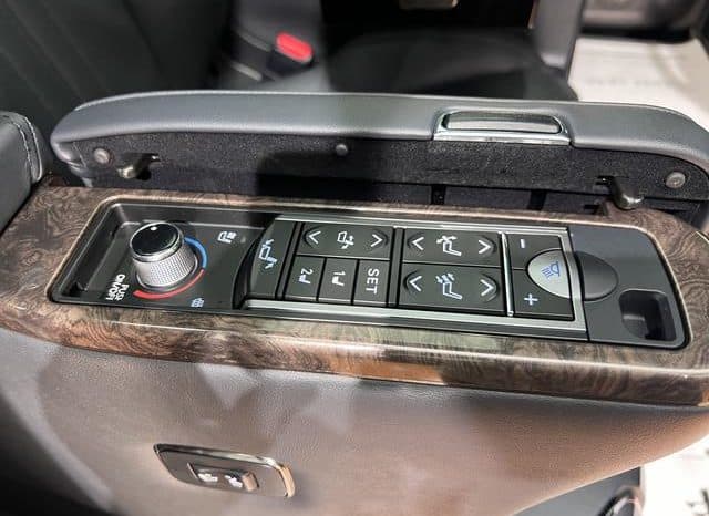 
								Toyota Vellfire (II), 2022 full									