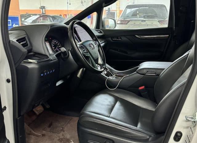 
								Toyota Vellfire (II), 2021 full									