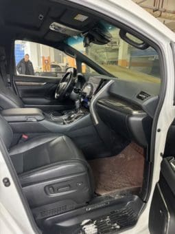 
										Toyota Vellfire (II), 2021 full									