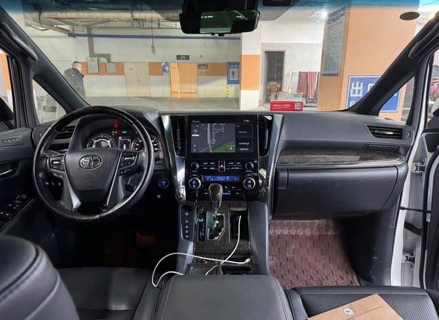 
								Toyota Vellfire (II), 2021 full									