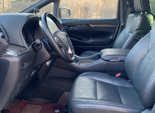 
								Toyota Vellfire, 2023 full									