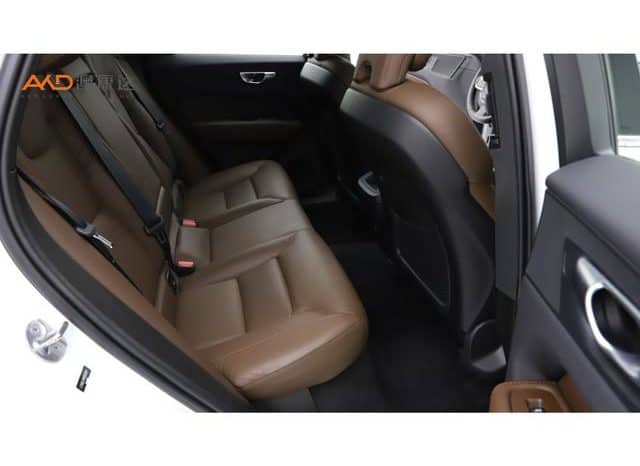 
								Volvo XC60, 2023 full									