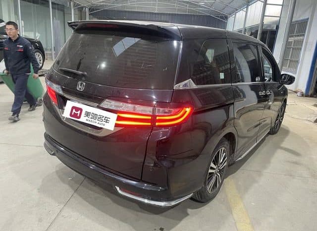
								Honda Odyssey, 2020 full									