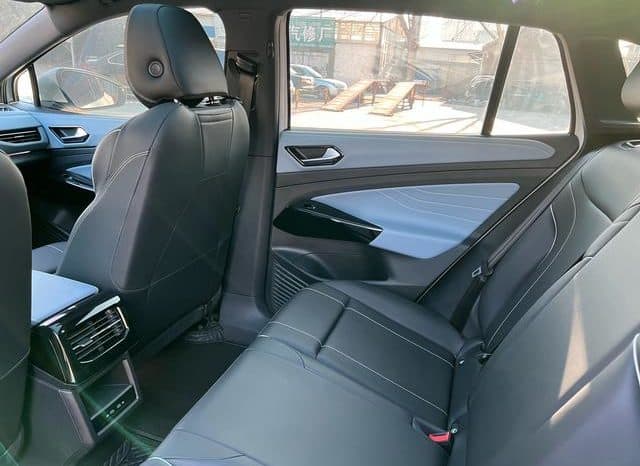 
								Volkswagen ID.4 X, 2024 full									