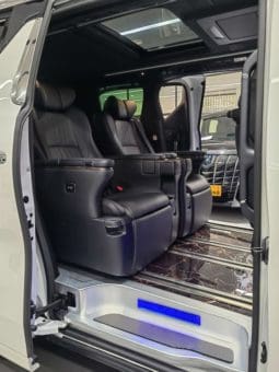 
										Toyota Vellfire (II), 2023 full									