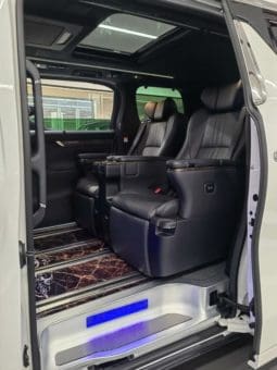 
										Toyota Vellfire (II), 2023 full									