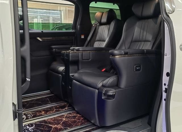 
								Toyota Vellfire (II), 2023 full									
