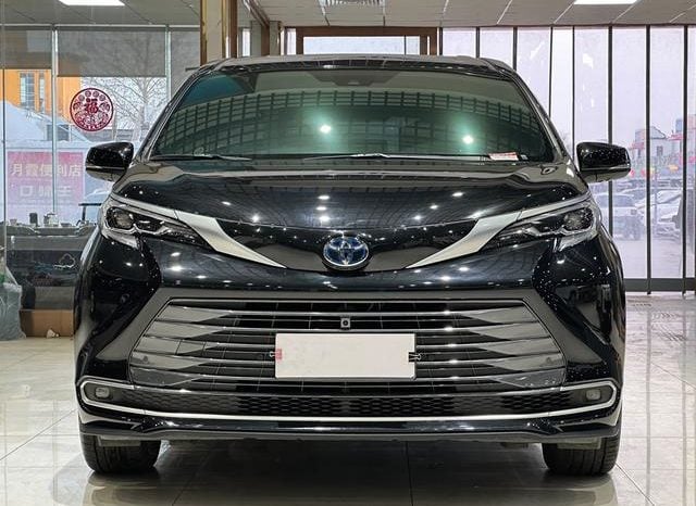 
								Toyota Sienna, 2024 full									