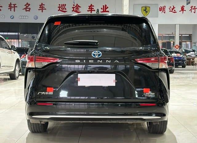 
								Toyota Sienna, 2024 full									