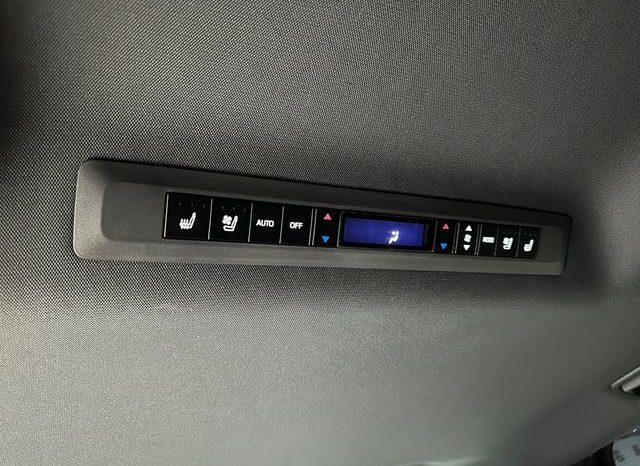 
								Toyota Sienna, 2024 full									