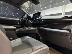 
										Toyota Sienna, 2024 full									