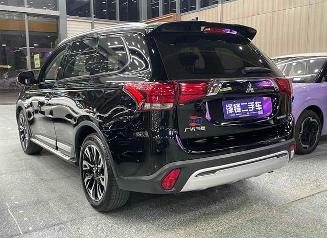 
								Mitsubishi Outlander II, 2020 full									