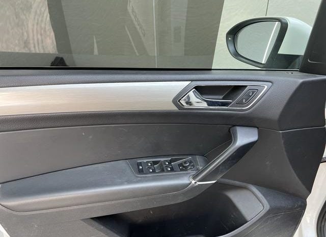 
								Volkswagen Touran L, 2020 full									
