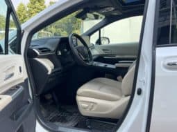 
										Toyota Granvia, 2024 full									