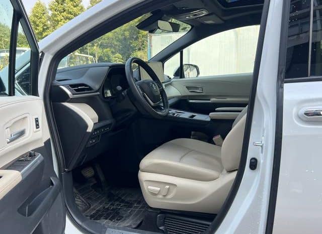
								Toyota Granvia, 2024 full									