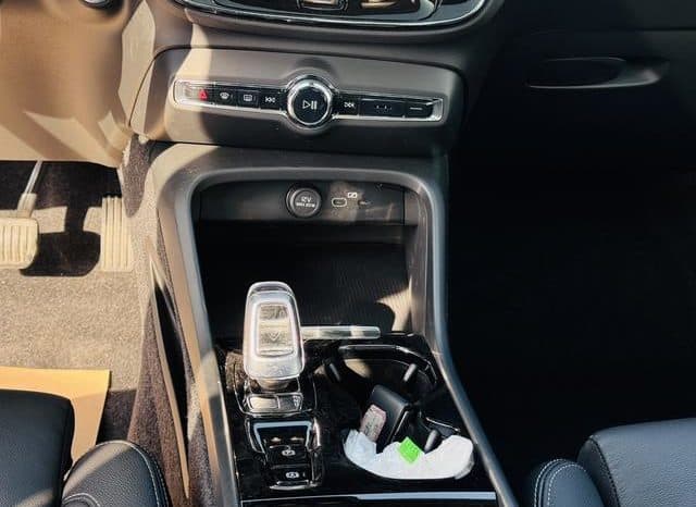 
								Volvo XC40, 2022 full									