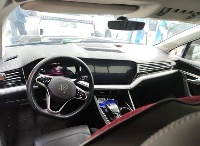
								Volkswagen Touareg, 2021 full									