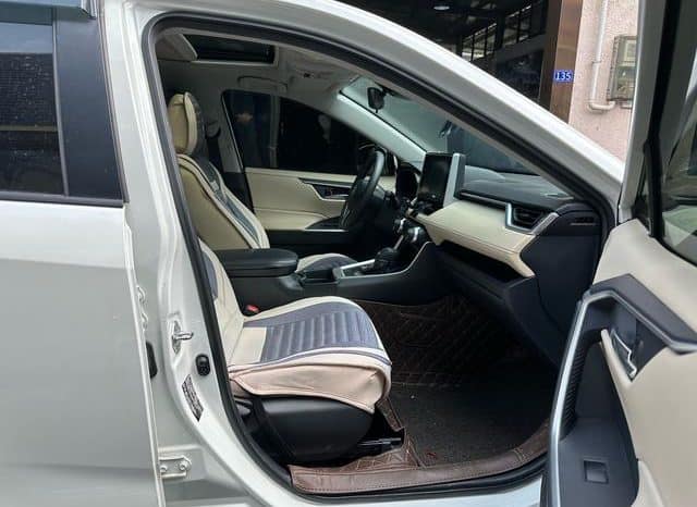 
								Toyota RAV4 (IV), 2020 full									