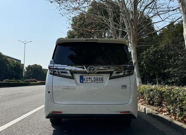 
								Toyota Vellfire, 2022 full									