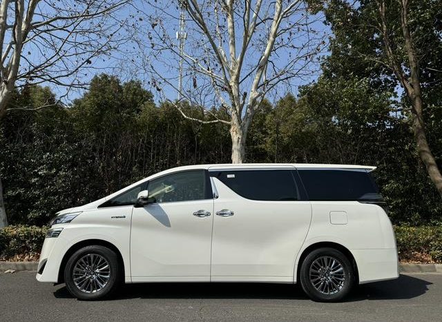 
								Toyota Vellfire, 2022 full									
