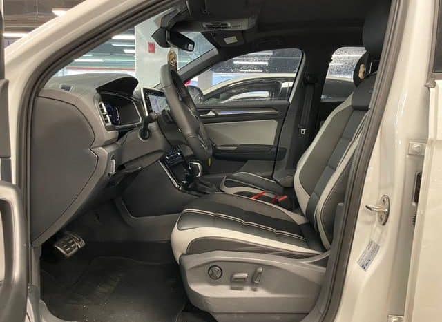
								Volkswagen T-Roc, 2024 full									