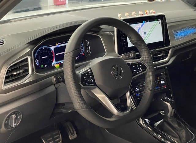 
								Volkswagen T-Roc, 2024 full									