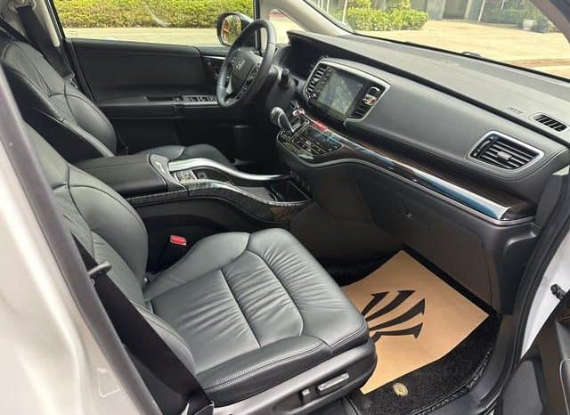 
								Honda Odyssey, 2021 full									