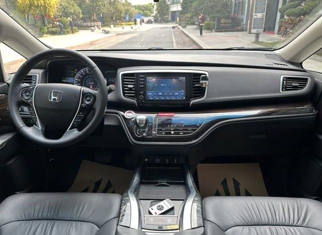 
								Honda Odyssey, 2021 full									
