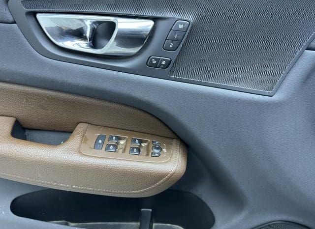 
								Volvo XC60, 2020 full									
