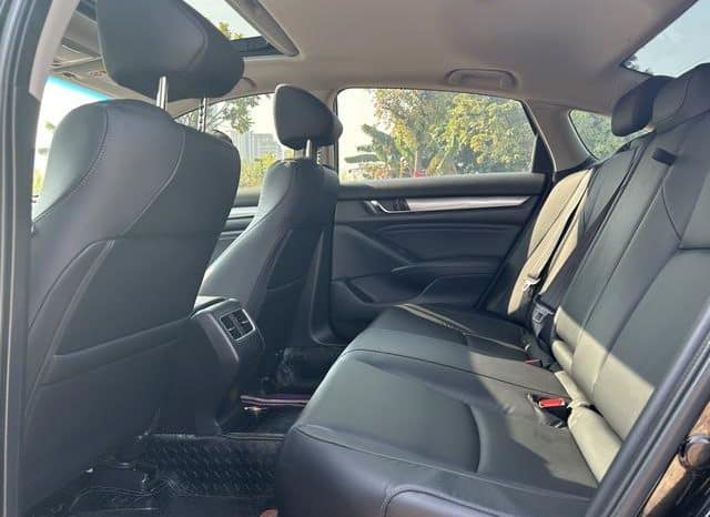 
								Honda Accord, 2020 full									