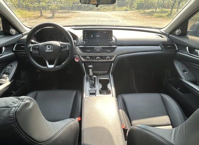 
								Honda Accord, 2020 full									