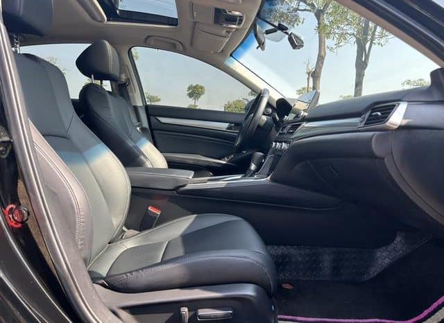 
								Honda Accord, 2020 full									