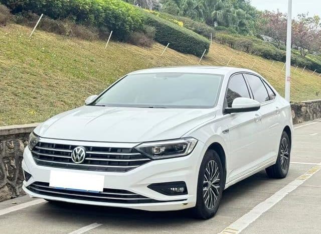 67b8a6380d990 Volkswagen Jetta, 2020