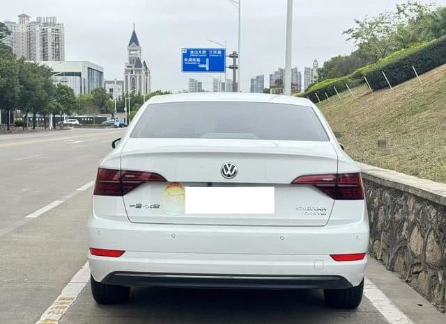 
								Volkswagen Jetta, 2020 full									