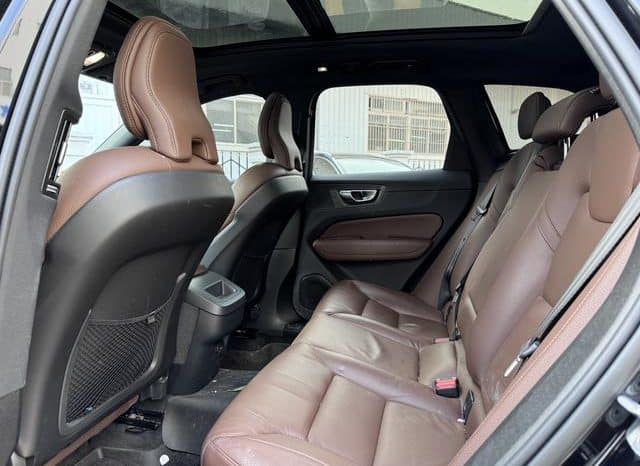 
								Volvo XC60, 2022 full									