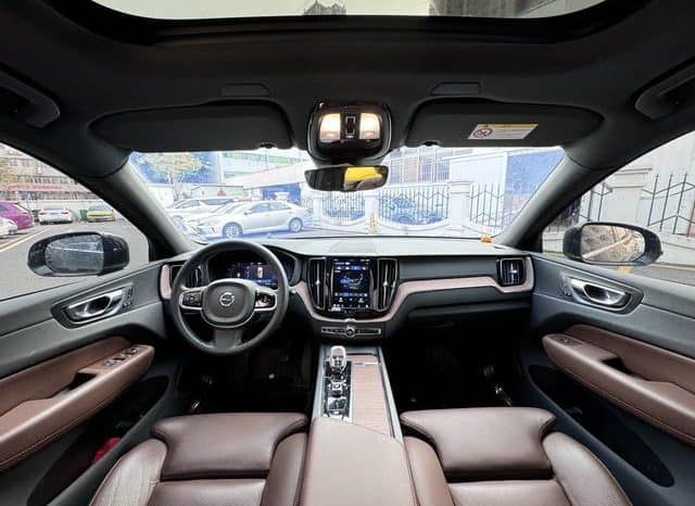 
								Volvo XC60, 2022 full									